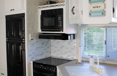 Queens County House | Relaxing River Getaway