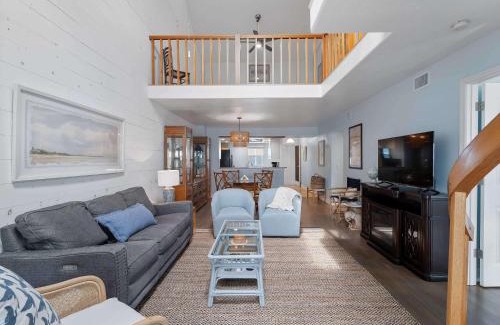 Port Charlotte House | Relaxing Riverfront Haven Heated Pool River Views