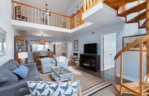 Port Charlotte House | Relaxing Riverfront Haven Heated Pool River Views