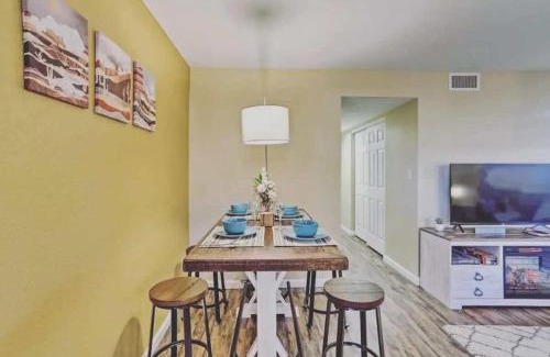 Oak Creek House | Relaxing Sedona Retreat - Walk to Shops & Trails