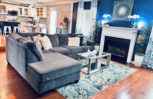 Ellenwood House | Relaxing Spacious and Cozy 4 to 5 bedroom-house in Ellenwood.