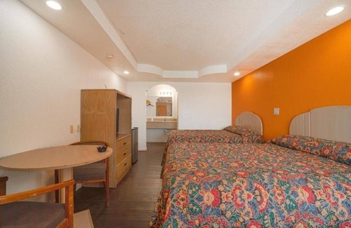 North Beach Hotel | Relaxing Stay by North Beach & Texas Aquarium – Pets Allowed