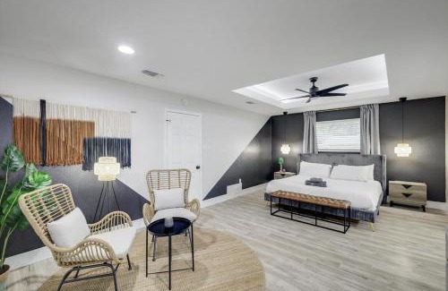 DeSoto House | Relaxing Texas Retreat 4BR w Pool & Dream Kitchen