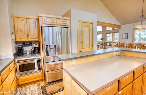 Torreon Ski Chalet | Relaxing Treetop Views, Fun for Your Family of 12