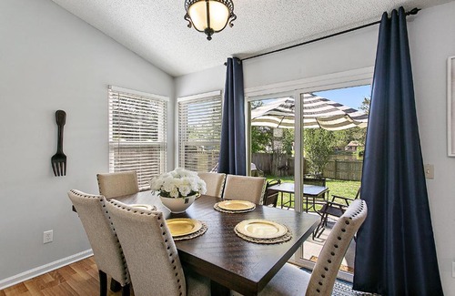 Jacksonville House | Relaxing two bedroom home with lake view