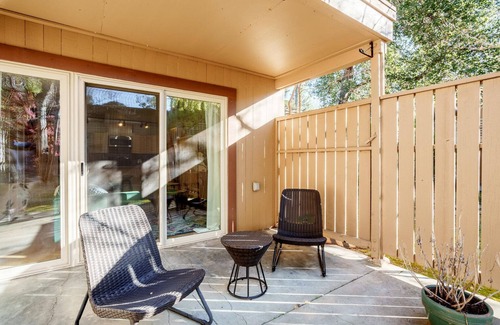 University South Apartment | Remarkable Palo Alto 1BR, nr Dining on University Ave, by Blueground