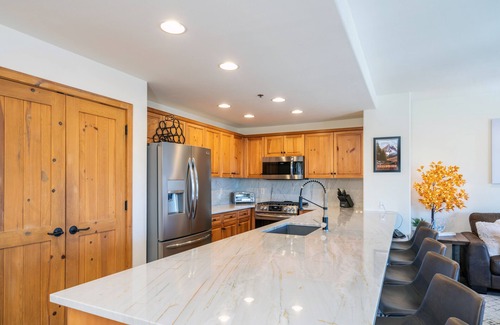 Mountain Village Condo | Remodeled 1-Bedroom Condo With Great Views From Private Deck