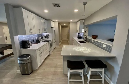 Palma Sola House | Remodeled 3/2 Pool Home in NW Bradenton - Just 5 miles to Anna Maria Island!