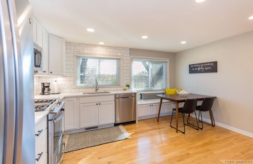 Monona House | Remodeled 3 bedroom home in Monona. Close to Downtown!