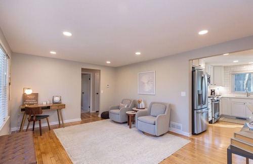 Monona House | Remodeled 3 bedroom home in Monona. Close to Downtown!