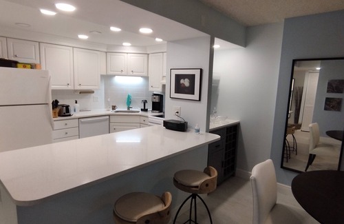 Vanderbilt Beach Apartment | Remodeled apartment, ready for unforgettable vacation. 5 min walk to the beach.