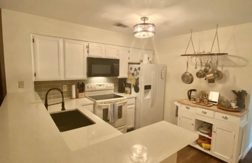 Boulder Condo | Remodeled Condo 2 BDR/2BA + Loft office, pool/hot tub