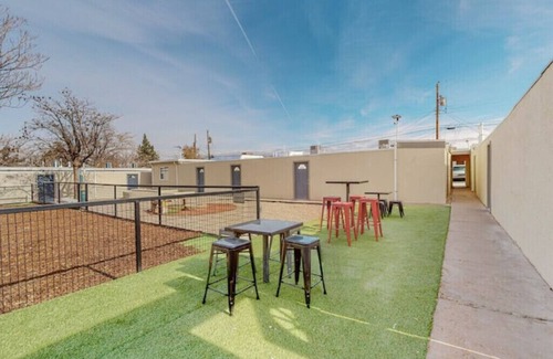 Albuquerque Apartment | Remodeled Courtyard Apt w/King Bed, In-Unit W&Dnn
