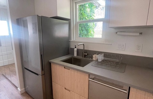 Clarkdale House | Remodeled Detached Guest House w/Washer, Dryer and Parking
