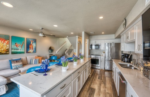 Horseshoe Bay House | Remodeled Family Waterfront Townhome in the Heart of Horseshoe Bay