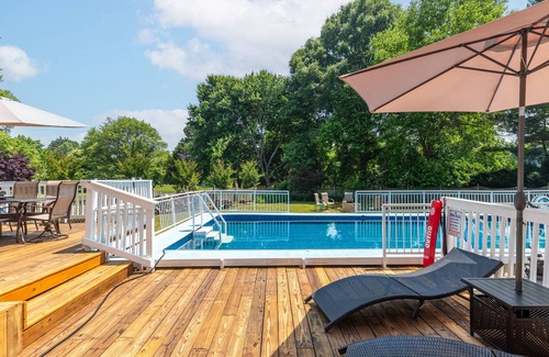 Bowie House | Remodeled Home / Amazing Backyard / Fun Rec Room