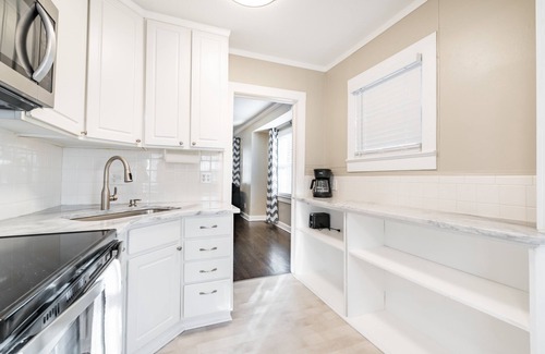 Rosedale House | Remodeled Home Close to KU Med | 2 bed, 1 bath