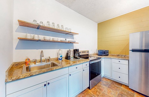Waynesville Apartment | Remodeled mountain studio close to downtown with full kitchen, firepit, & patio