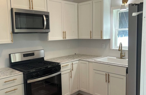 Strabane House | Remodeled spacious 4-bedroom house in very popular Houston, PA with central AC