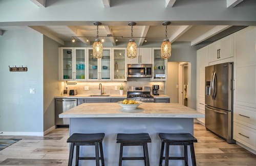 Pierpont Bay House | Remodeled Ventura Beach Home with Yard & Fire Pit!