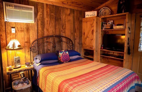 Robbinsville Cabin | Remote Tree-House Style Cabin in Nantahala National Forest