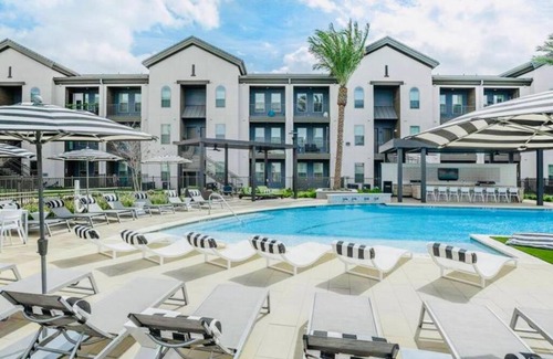 Spring Apartment | Remote Worker 1 BD/1BA Private Conference Room