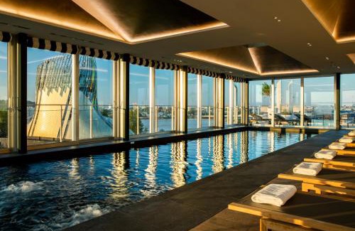 Bassins a Flot Hotel | Renaissance Bordeaux Hotel