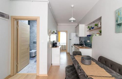 Moda Apartment | Renewed&Charming 3BR Flat in the Heart of the City