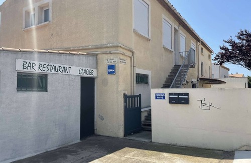 Saint-Pierre-la-Mer Apartment | Renovated Apt Close to Beach & Shops, Parking Included, Sleeps 4