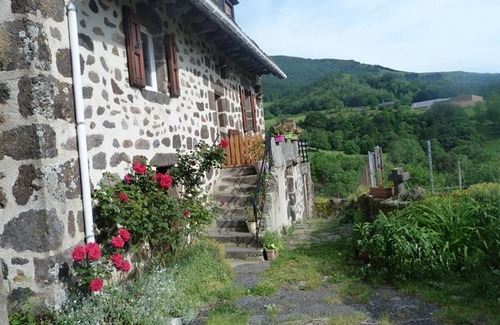 Mandailles-Saint-Julien Cottage | Renovated historic house with terrace, pets allowed