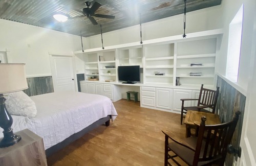 Weston Other | Renovated 1-3 bedroom barn house, minutes to town
