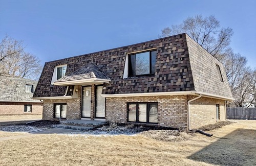 Pottawattamie County Apartment | Renovated 2-bed apt, right next to downtown Omaha