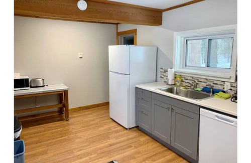 Land O Lakes Cottage | Renovated 2-br cozy cottage in town on the trails!