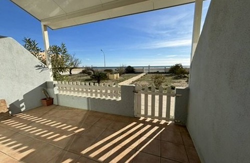 Port-la-Nouvelle Apartment | Renovated 2-room apartment for 4 people with private garden - Beach a stone's throw away