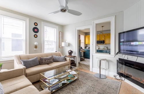 West End - West Side Apartment | Renovated 3BR Apt/Easy Check-In/FamilyFriendly