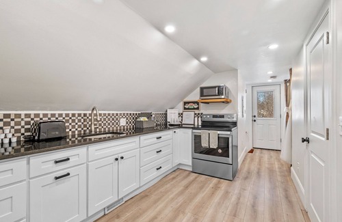 Roslindale House | Renovated 3rd-Floor Retreat | 3 Beds | Roslindale Village