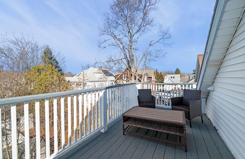 Roslindale House | Renovated 3rd-Floor Retreat | 3 Beds | Roslindale Village