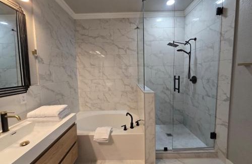 Lewisville House | Renovated 4BR 6 Bed 3 and a half Bath Near DFW Airport