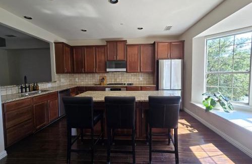 Lewisville House | Renovated 4BR 6 Bed 3 and a half Bath Near DFW Airport