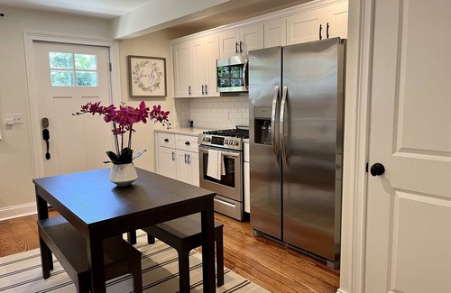 Goshen House | Renovated 5 Bedrm/3bath + Swim Spa & Huge Outdoor Space