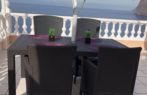 Los Gigantes Apartment | Renovated apartment with pool and sea views in Los Gigantes