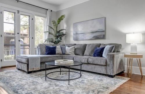 Riverside Apartment | Renovated Apt - Blocks from Shoppes of Avondale