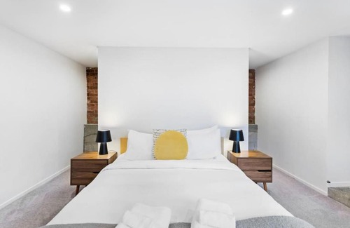 Kingsland House | Renovated Character Central Home - WiFi & Netflix