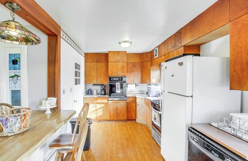 Chatham House | Renovated Chatham Home ~ Half Mi to Downtown!