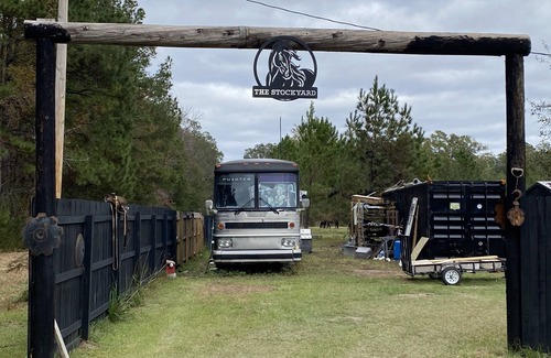 Ridgeland House | Renovated coach bus overlooking equestrian and plantation properties.