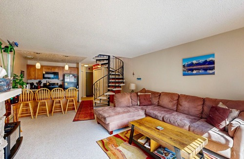 Alyeska Condo | Renovated condo with mountain views, access to hiking & skiing