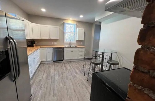 Covington House | Renovated Covington Home Near Devou w/King Bed, 5 minutes to Downtown Cincy!
