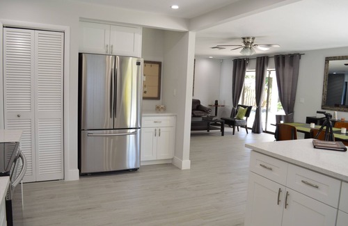 High Point House | Renovated Delray Beach Heated Pool House BBQ RV & Boat Parking