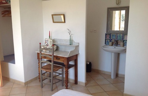 Merindol-les-Oliviers Other | renovated mas in Provence