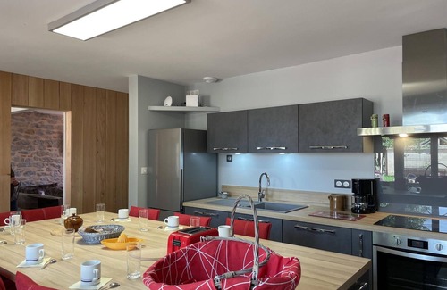 Pierrefitte-sur-Loire Cottage | Renovated Cottage with Countryside View in Pierrefitte-sur-Loire